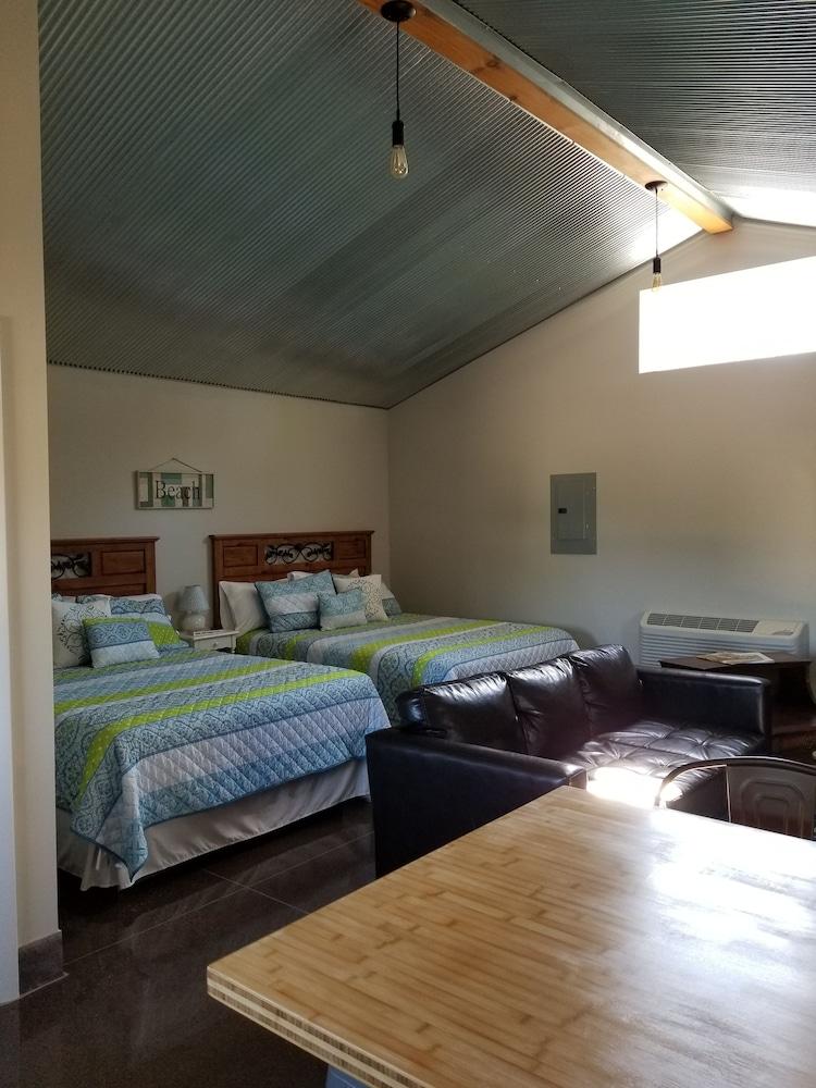Torch Bay Inn photo 18