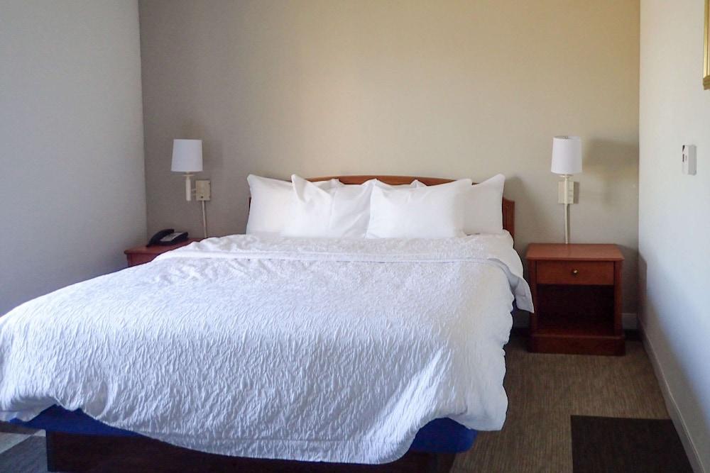 Comfort Inn & Suites Mt. Holly - Westampton photo 68