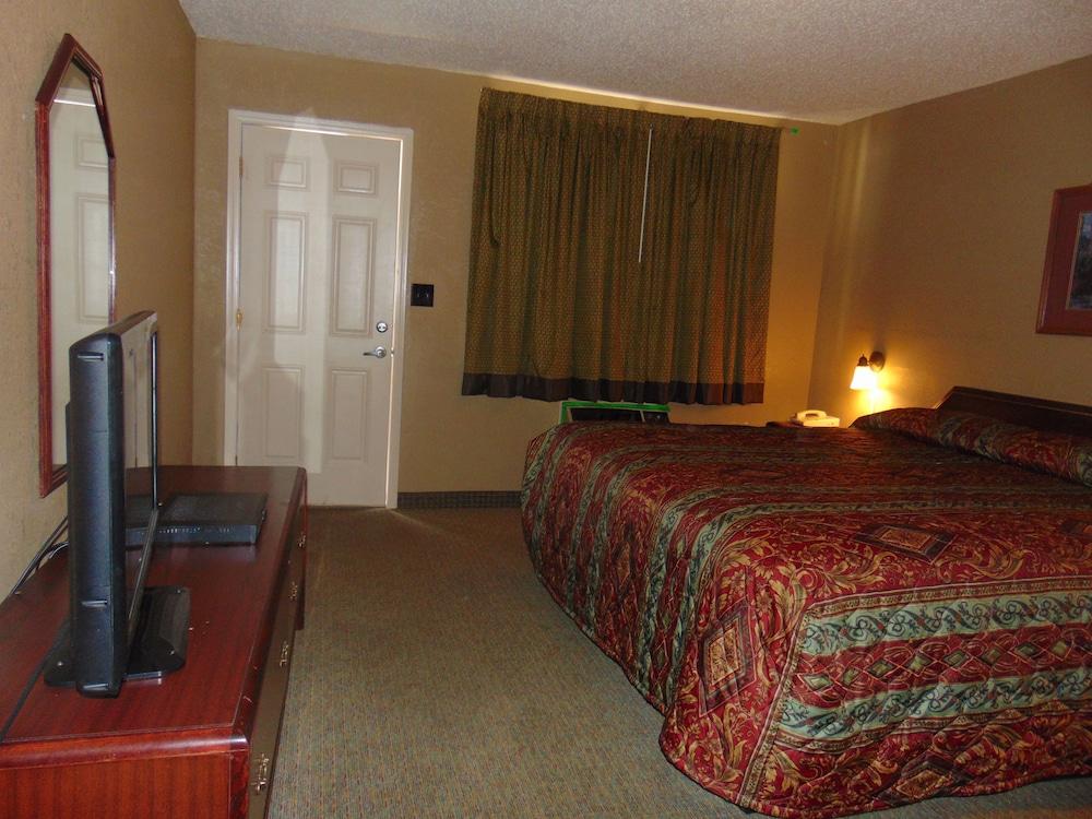 Westbrook Motel photo 9