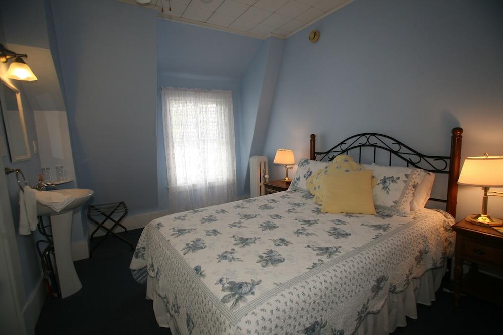 Fullerton Inn photo 8