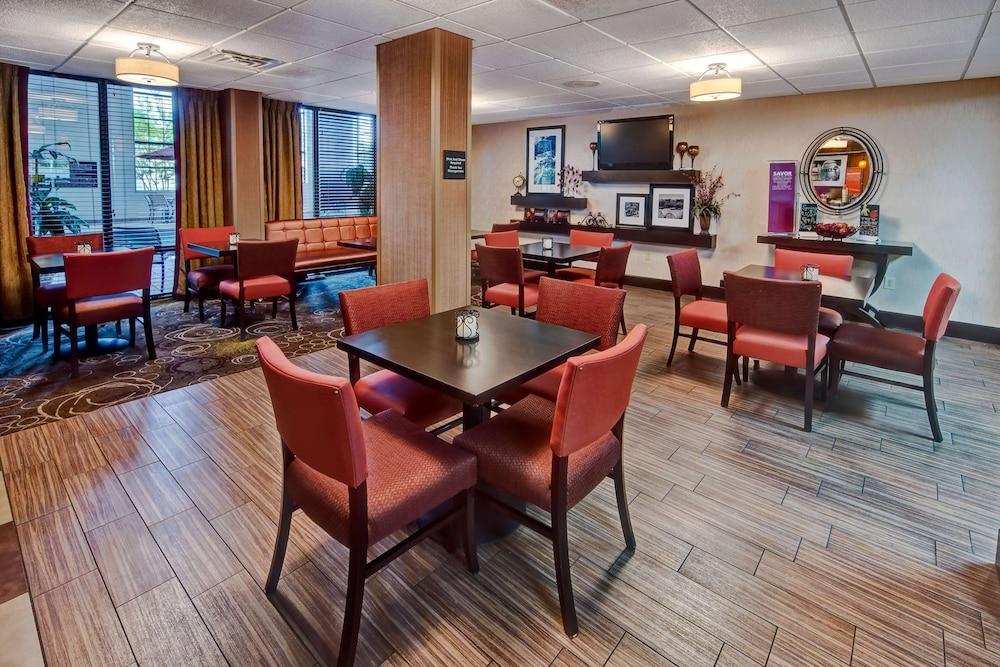 Hampton Inn by Hilton Clarksville photo 34