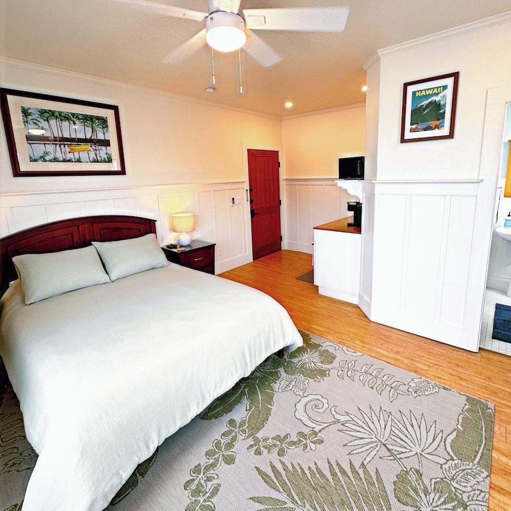 Hilo Town Inn photo 11
