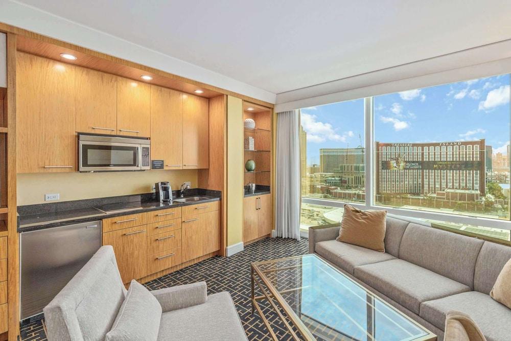 Trump Condo Hotel in Vegas photo 16