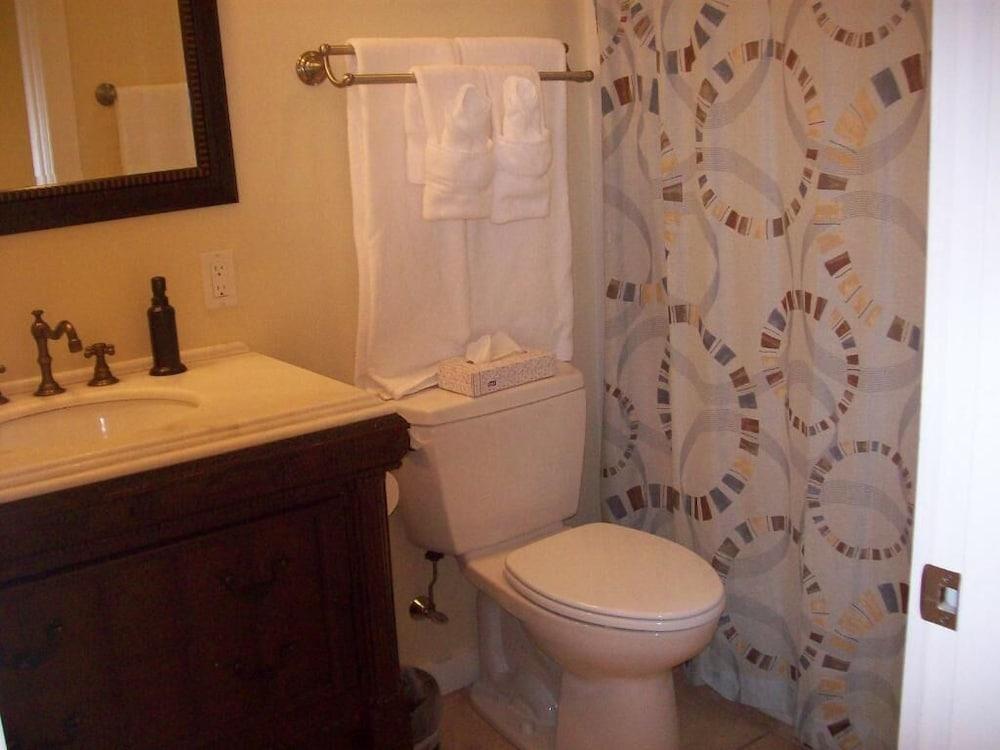 Colonel's Suites photo 10