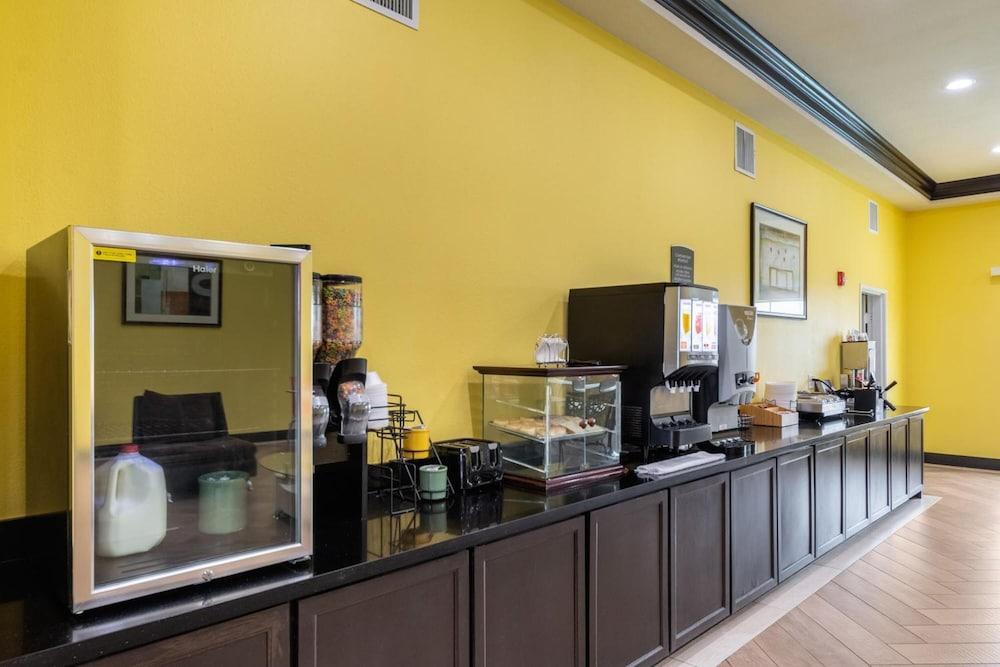 Residency Suites - Cotulla photo 19