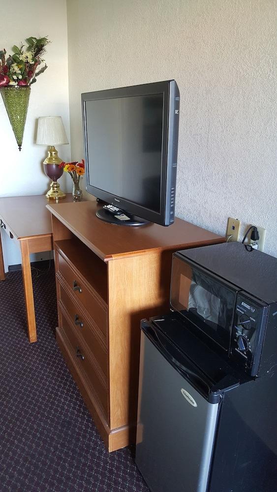 Budget Inn and Suites El Centro photo 19