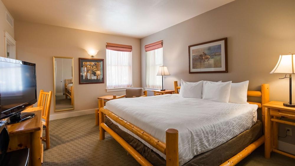 Best Western Plus Plaza Hotel photo 2