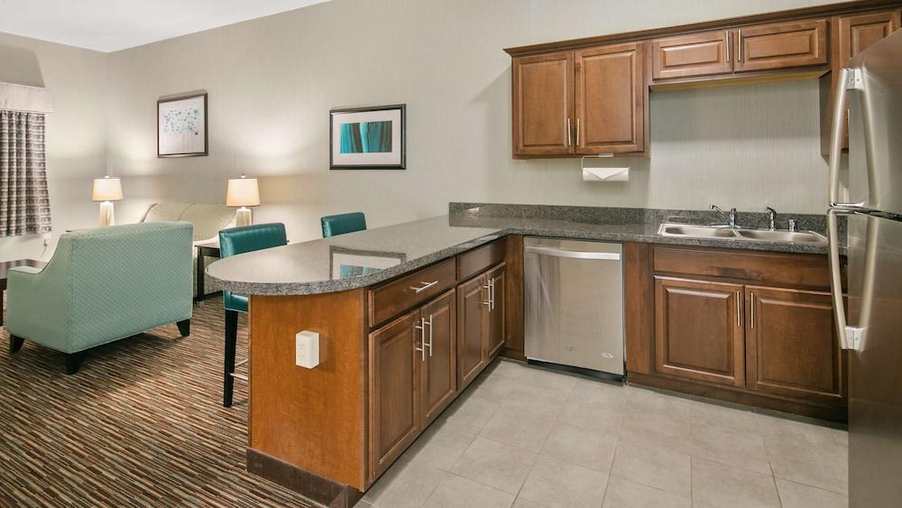 Best Western Plus Gallup Inn & Suites photo 15