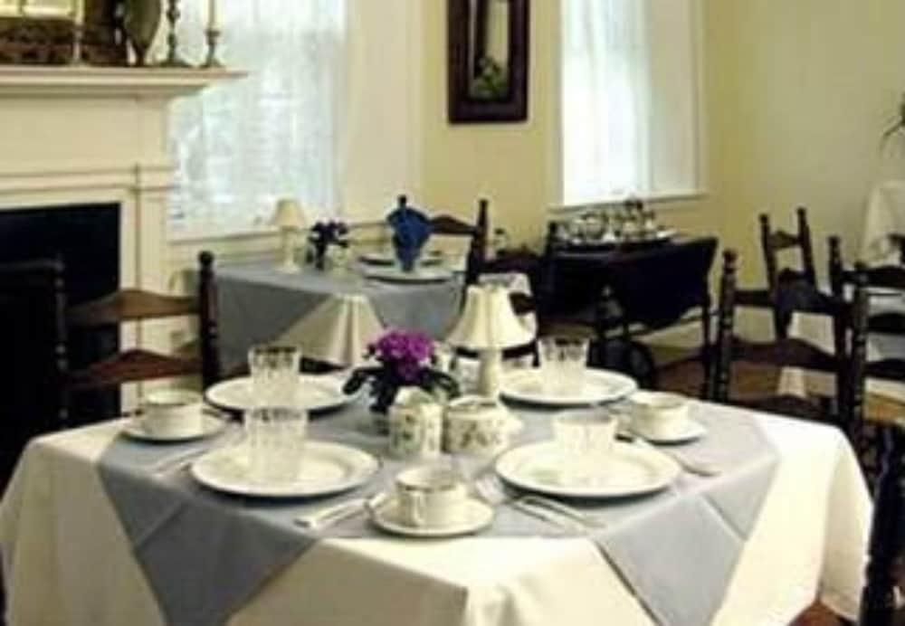 Federal House Inn photo 31