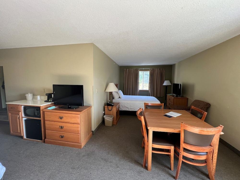 Country Inn Walker photo 15