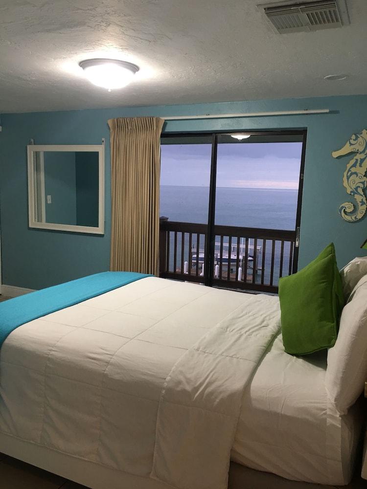 Edgewater Lodge photo 32