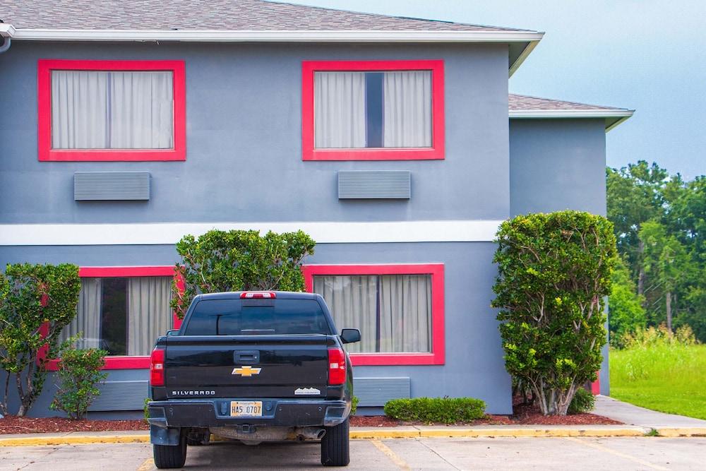 Americas Best Value Inn Donaldsonville photo 46