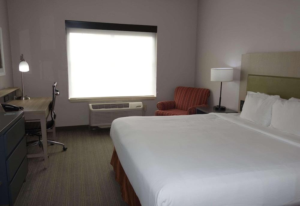 Country Inn & Suites by Radisson, Round Rock, TX photo 10