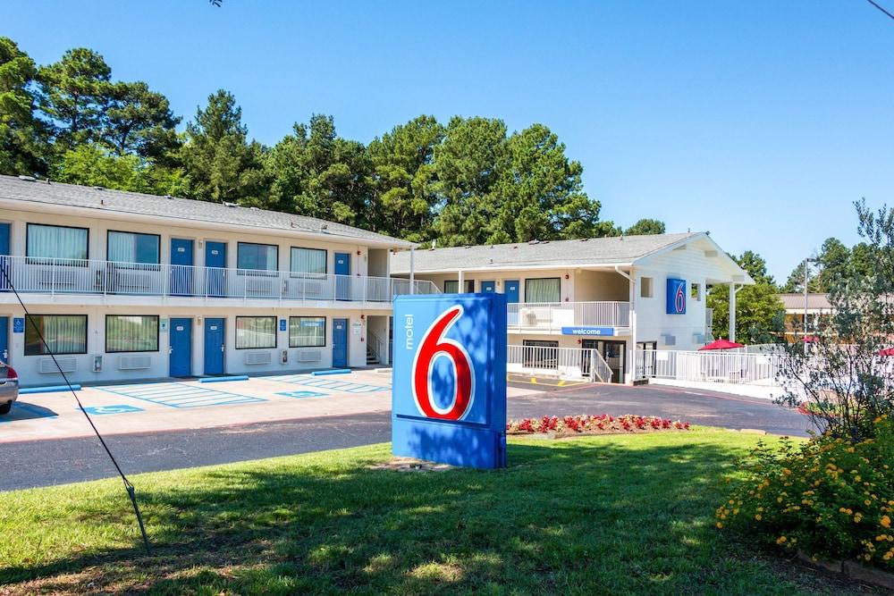 Motel 6 Longview, TX photo 1