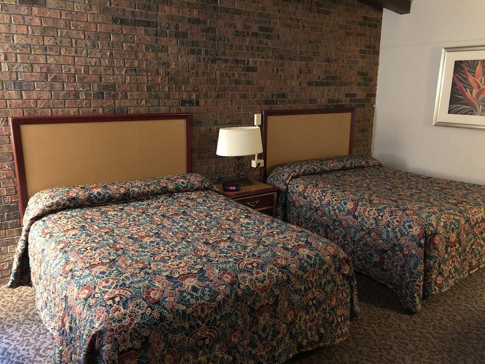 Dunes Inn photo 11