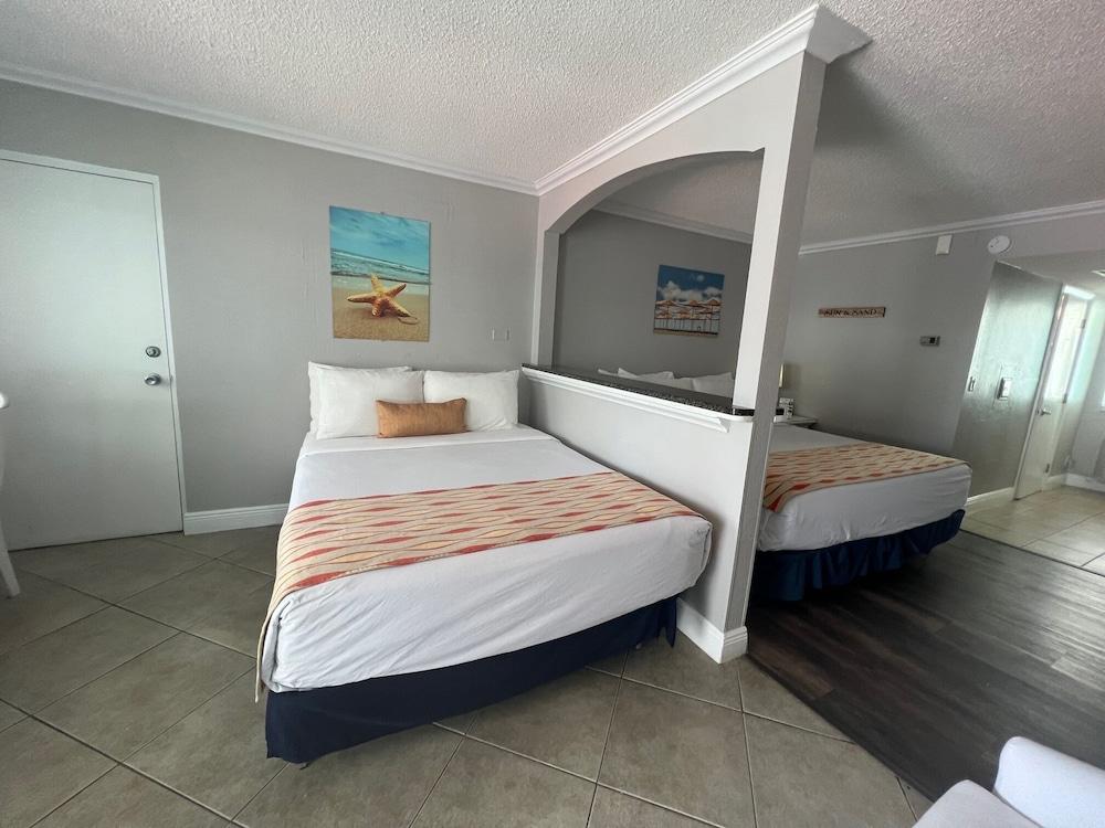 Pelican Pointe Clearwater Beach Hotel photo 27