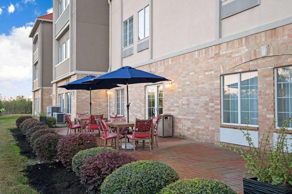 Sonesta Essential Houston Westchase photo 31