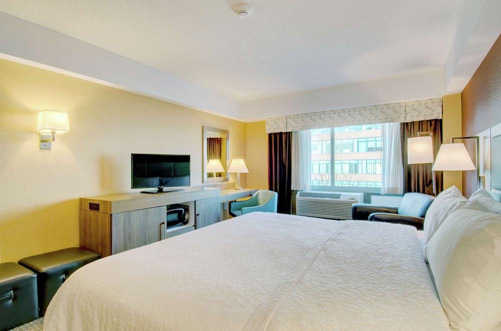Hampton Inn & Suites Boston Crosstown Center photo 42