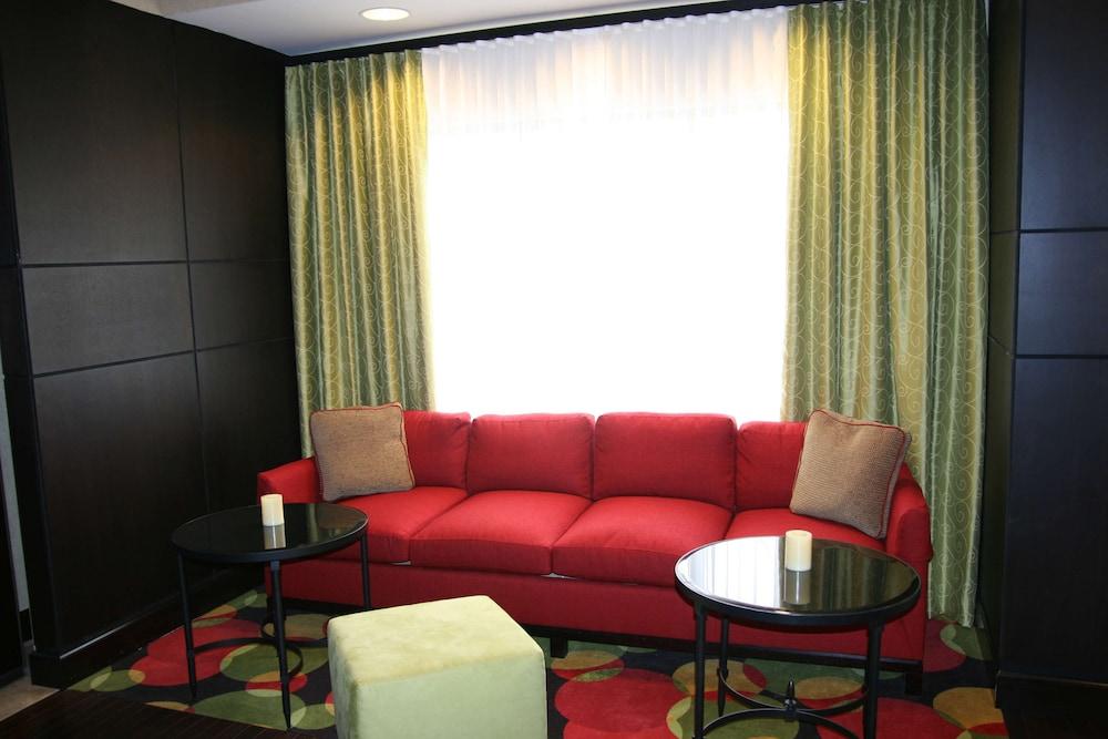 Hampton Inn Jacksonville-Anniston Area photo 4