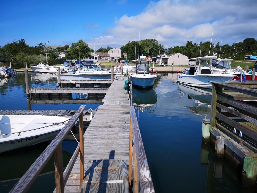 Baywatch Hotel & Marina photo 14