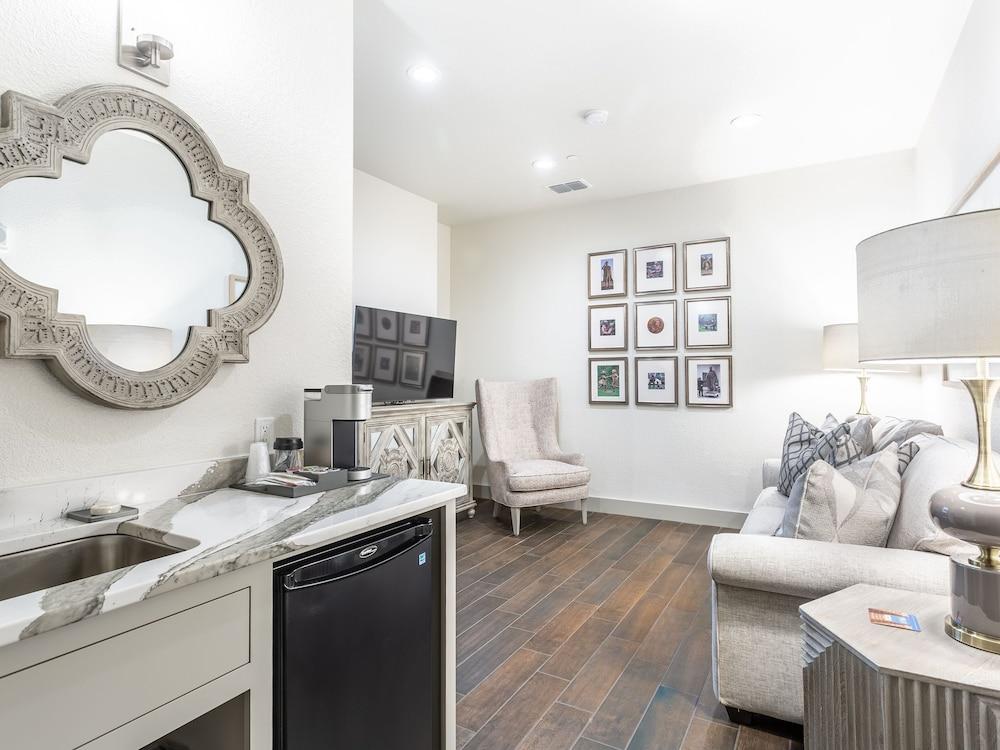 Millsap Suites by Pioneer Pocket Hotel photo 13