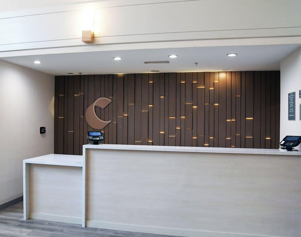 Comfort Inn & Suites NW Milwaukee photo 6