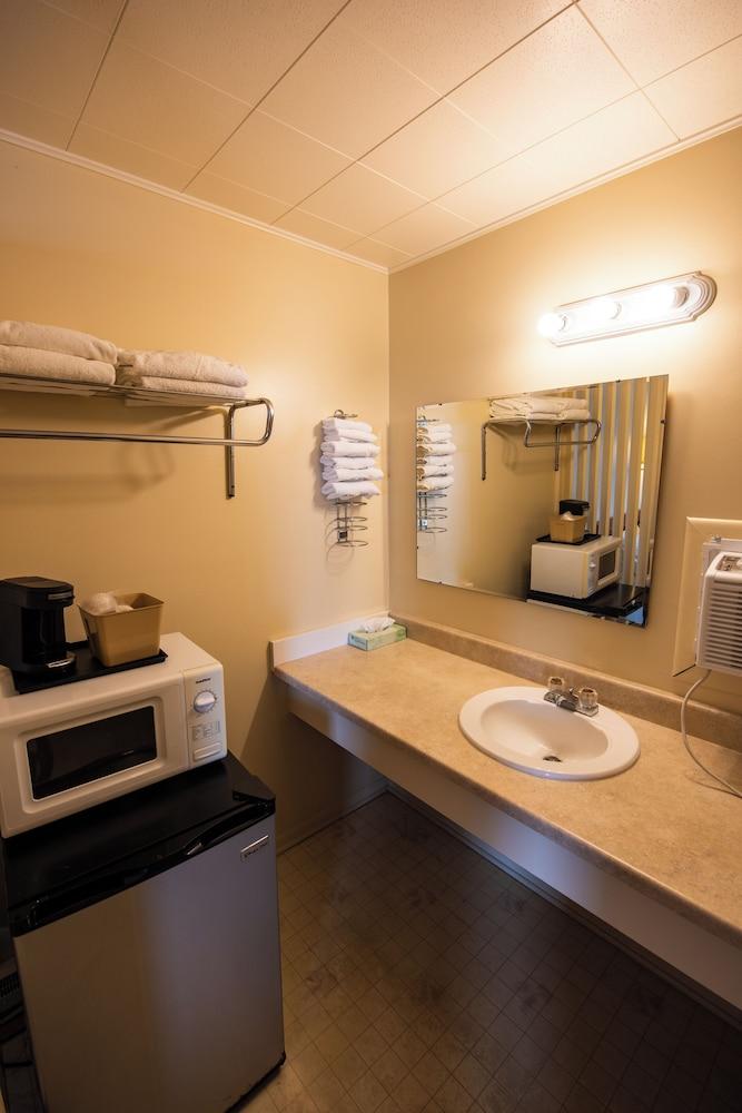 Northwinds Motel photo 17