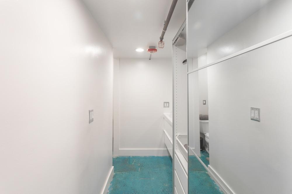 House of Trestles - Hostel photo 29