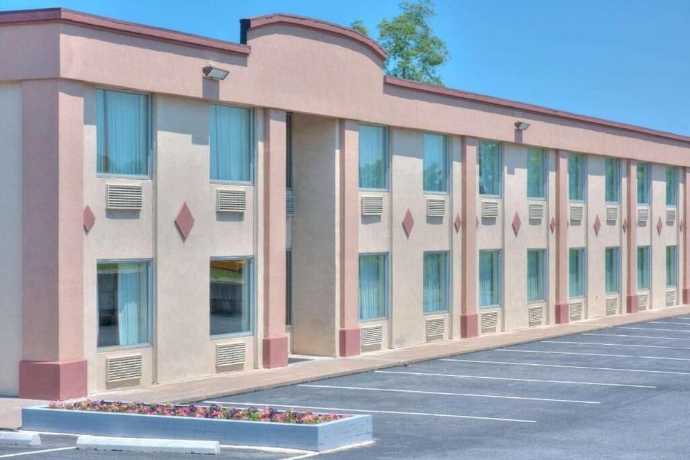 Express Inn photo 1