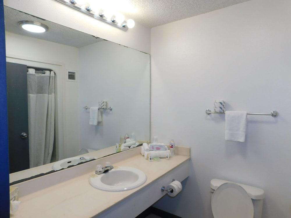 Ramada by Wyndham New Orleans photo 29