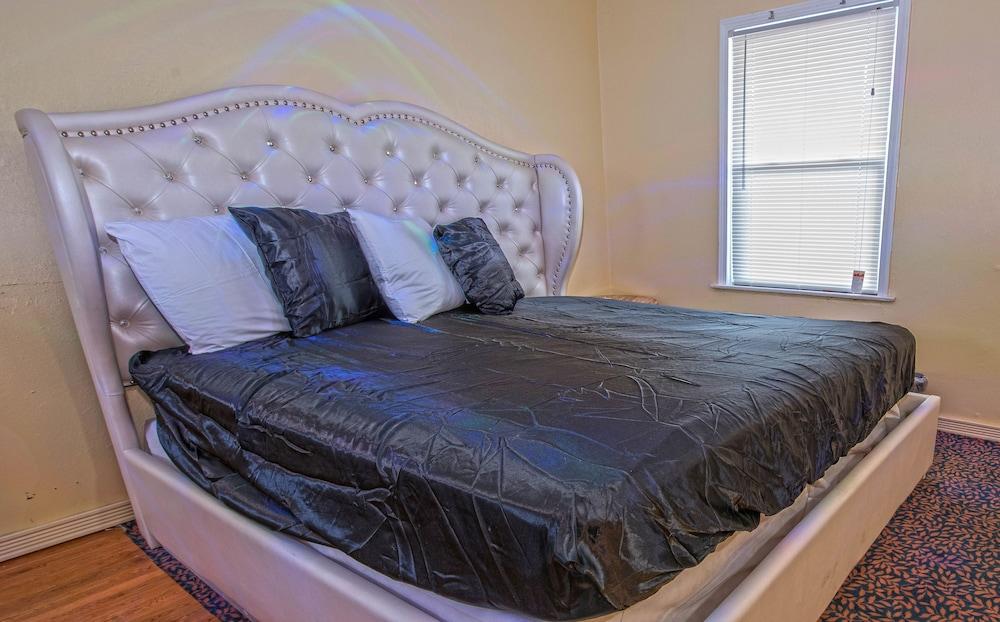 Presidential Inn & Suites photo 11