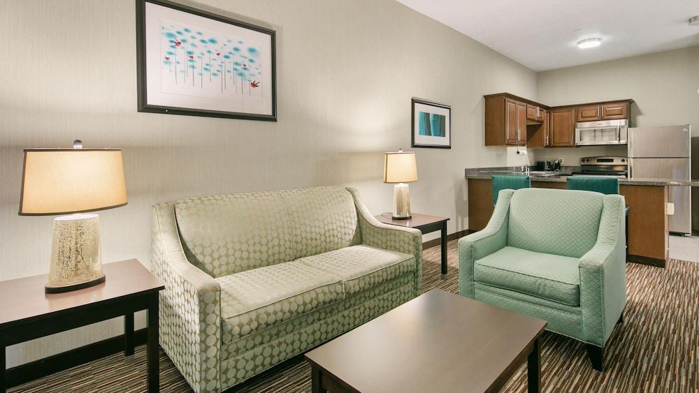 Best Western Plus Gallup Inn & Suites photo 17