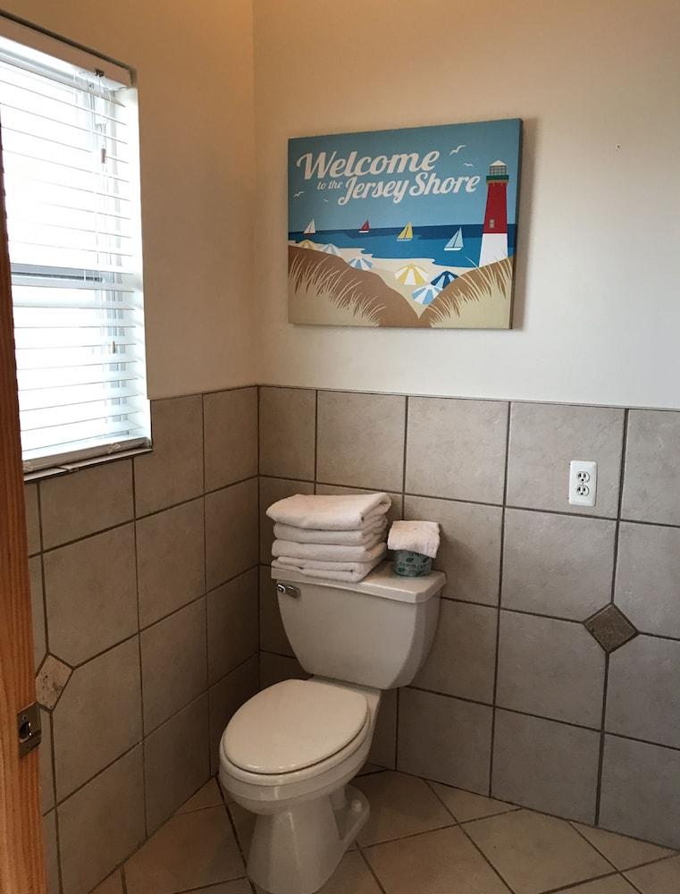 Pelican Point Motel photo 18