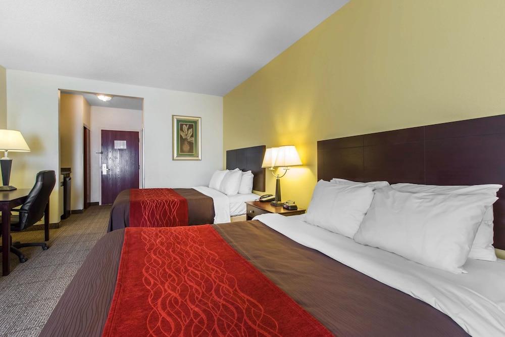 Comfort Inn & Suites Thomson photo 14