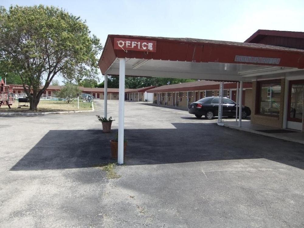 The Hills Motel photo 4