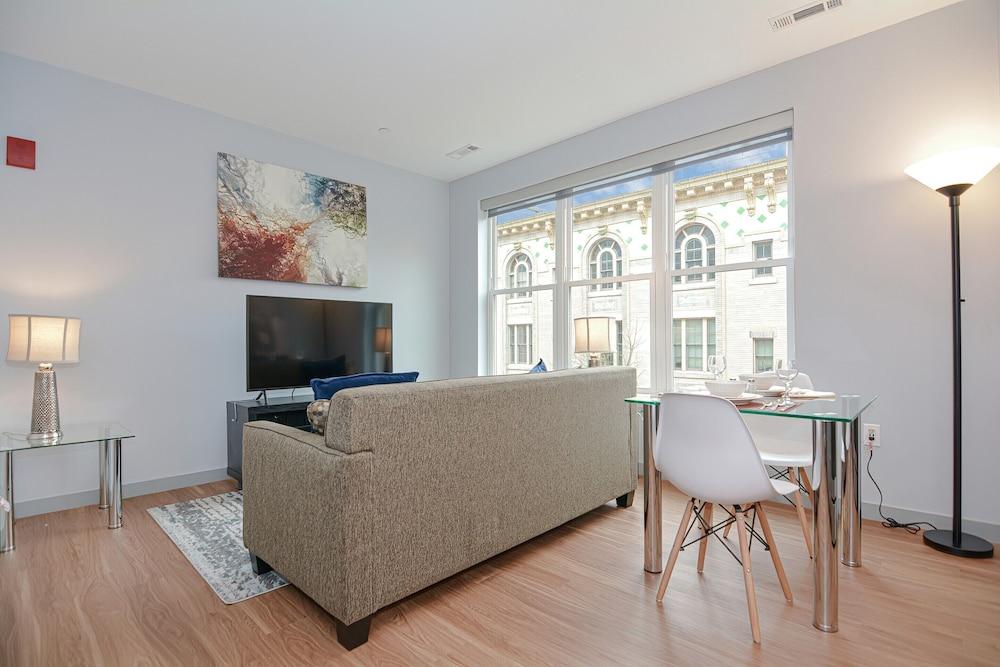 Global Luxury Suites Downtown Providence photo 28