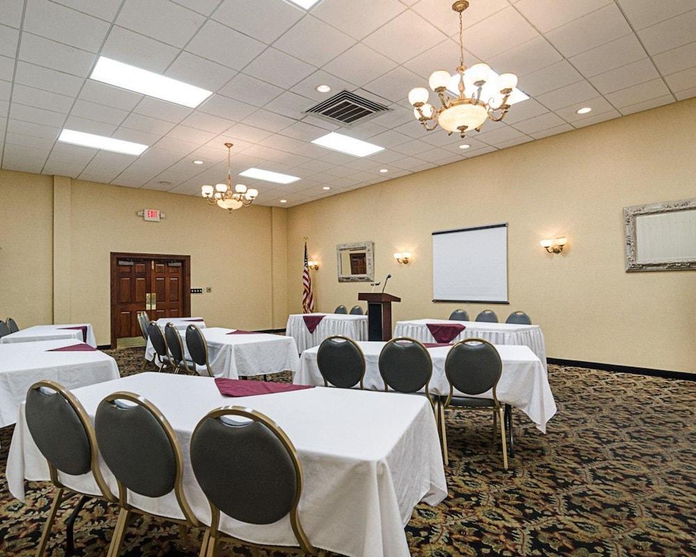 Quality Inn Shenandoah Valley photo 17