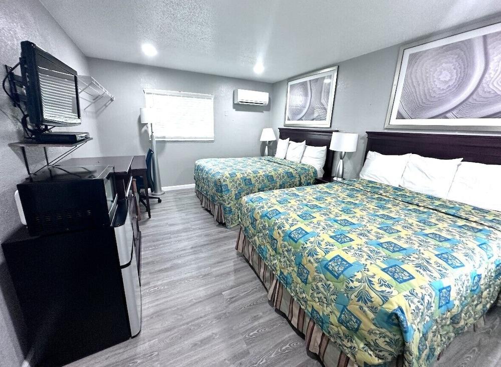 Lemon Bay Motel photo 8