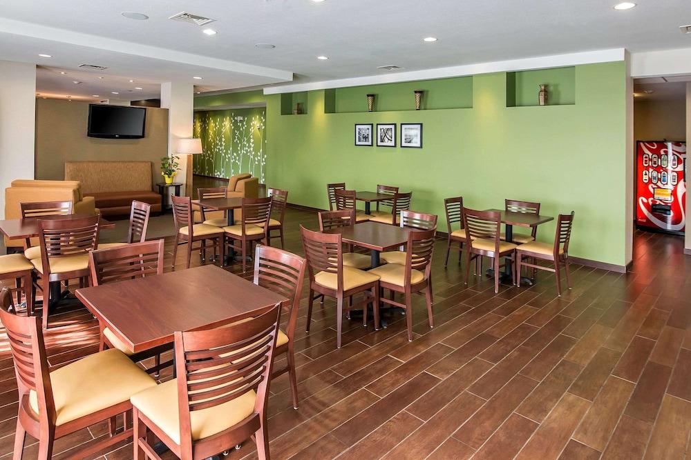 Sleep Inn & Suites Haysville - Wichita South photo 34