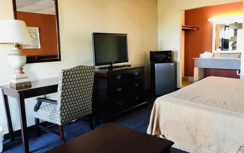 Executive Inn photo 38