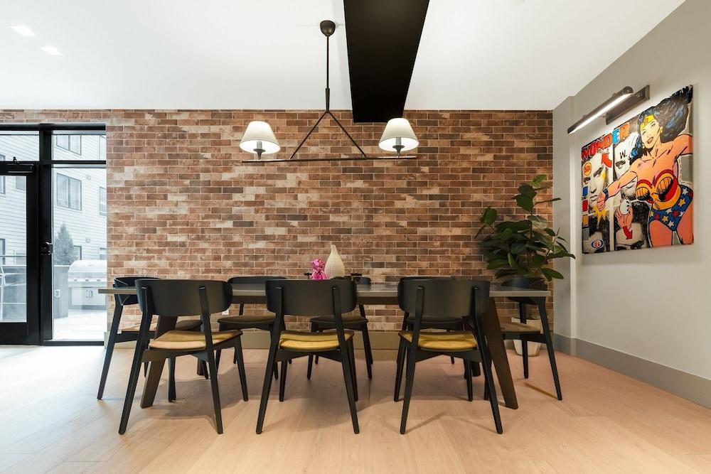 Luxury Apartments by Hyatus Center City photo 29