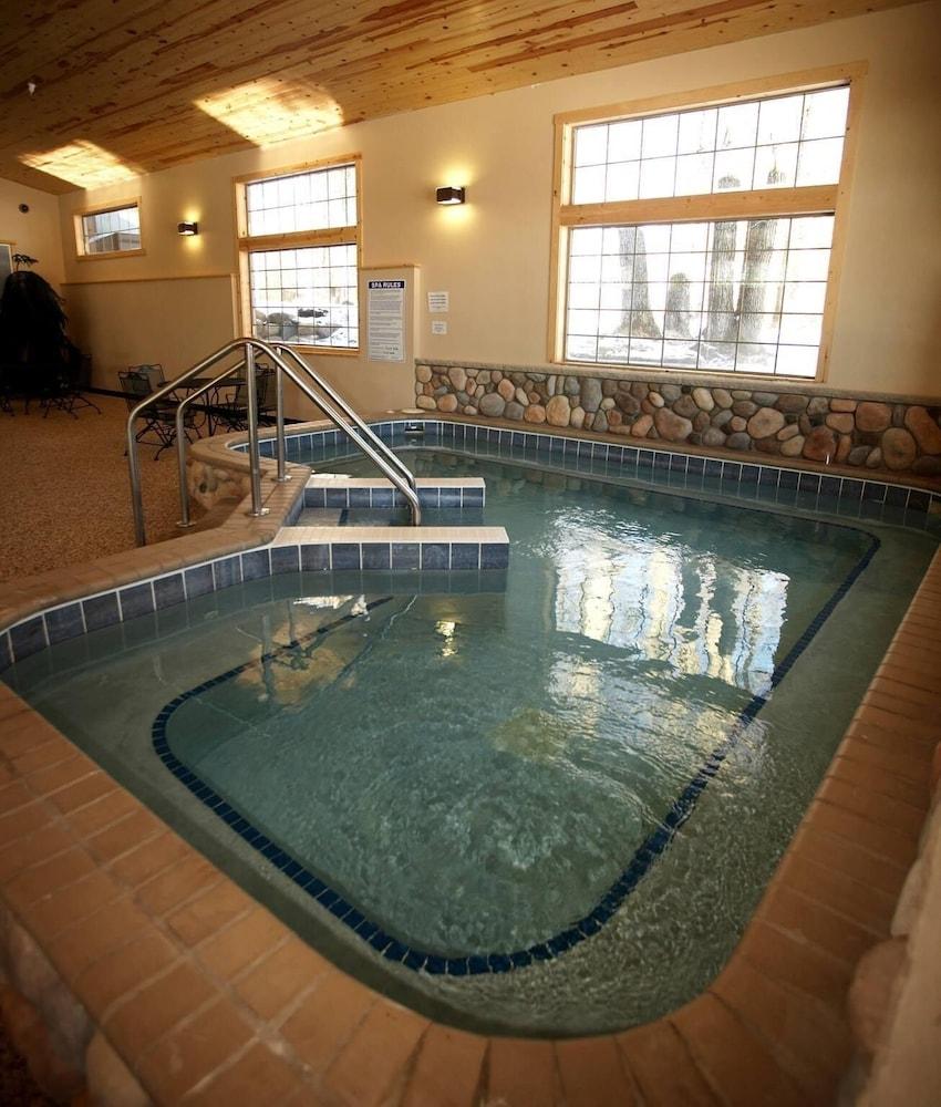 Whitefish Lodge and Suites photo 8