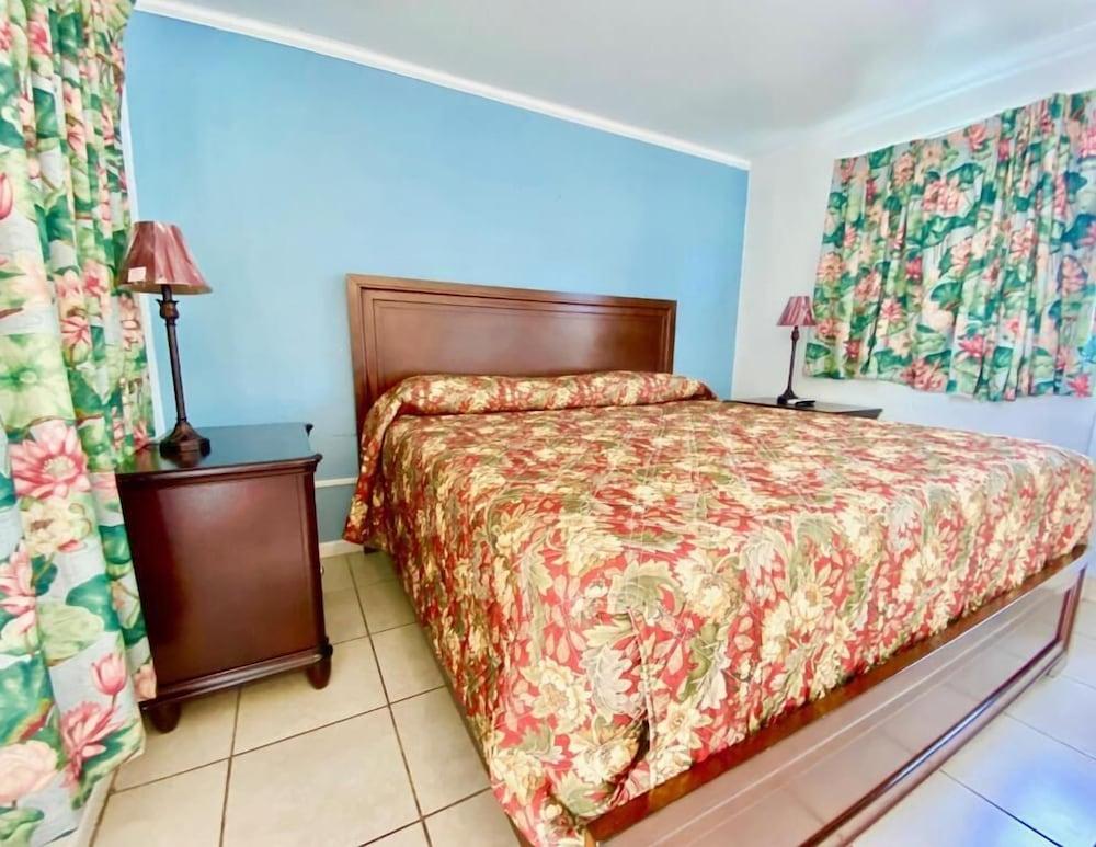 Glades Motel photo 14