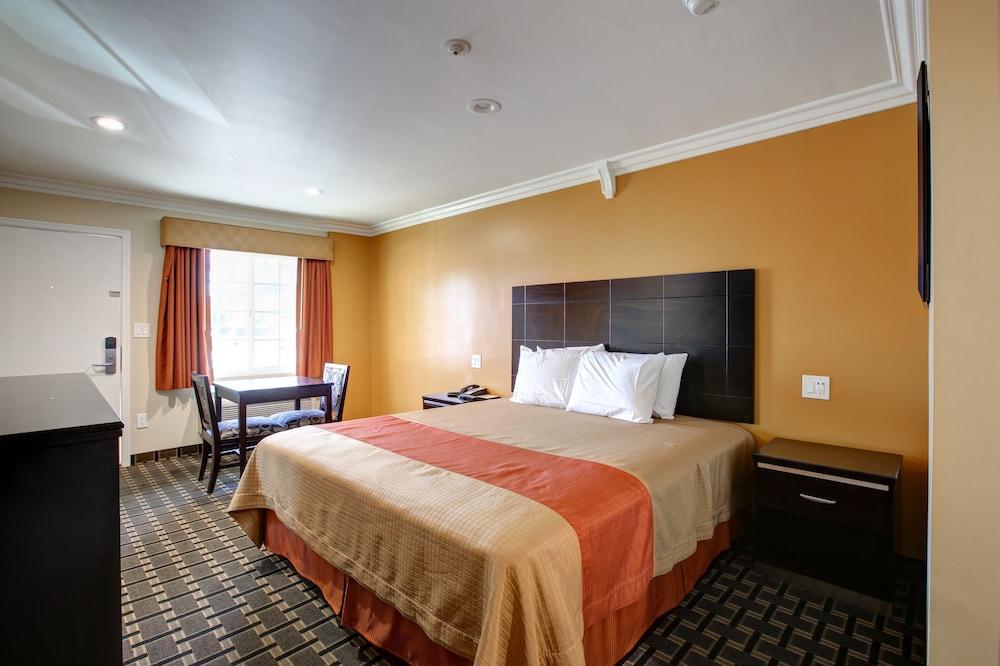 Ontario Inn & Suites photo 29