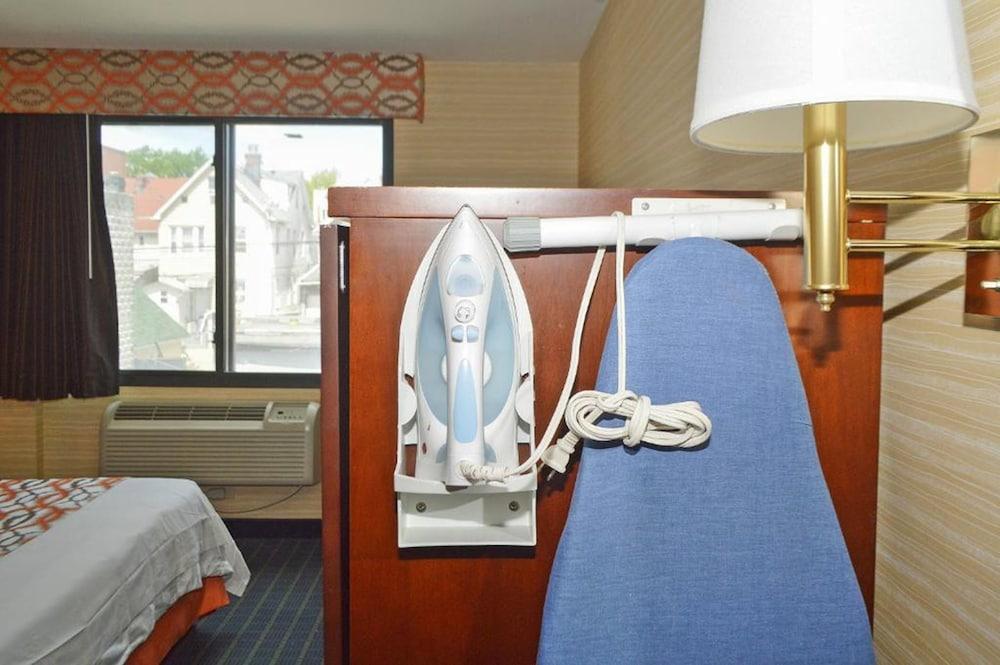 Corona Hotel photo 9