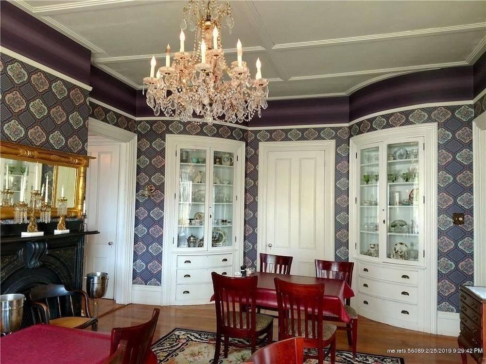 Homeport Inn and Tavern photo 41