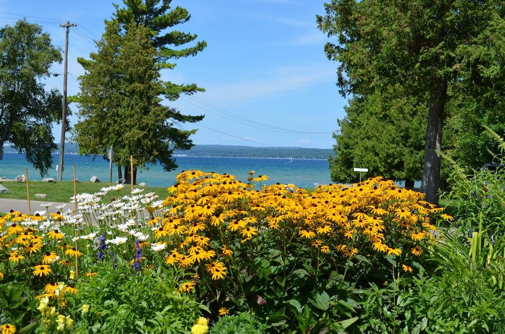 Stafford's Bay View Inn photo 51