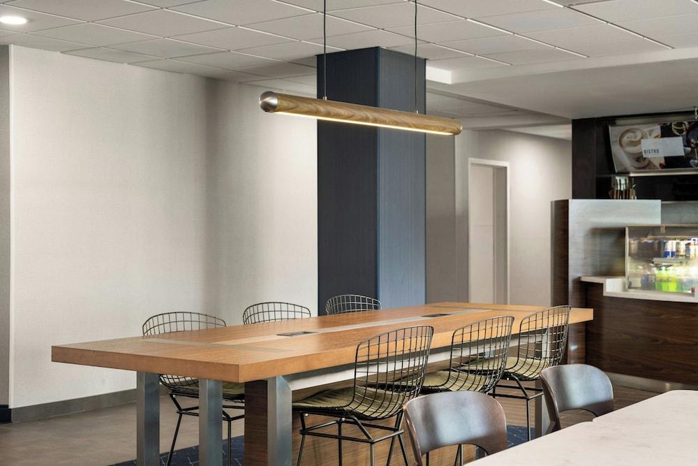 Courtyard by Marriott Brunswick photo 17