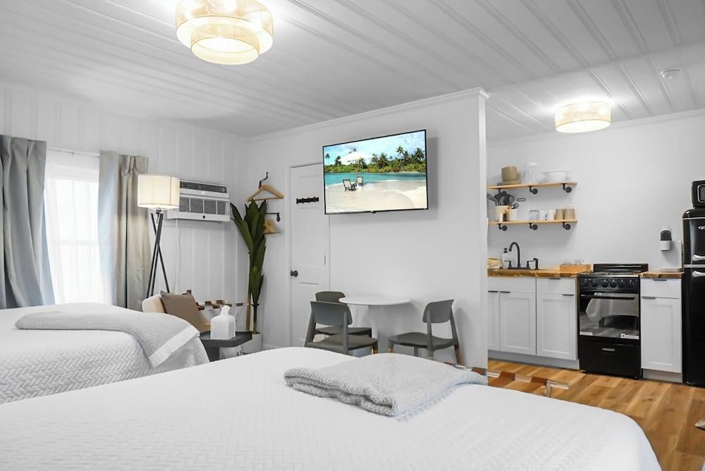 Boardwalk Inn photo 64