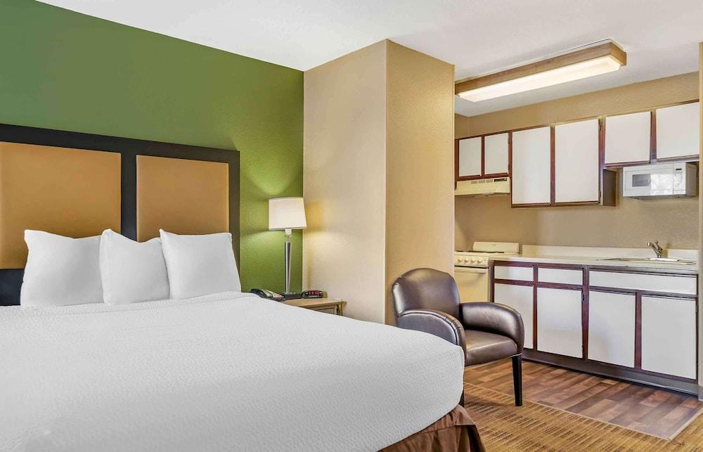 Extended Stay America Select Suites Detroit Ann Arbor Univ S photo 5